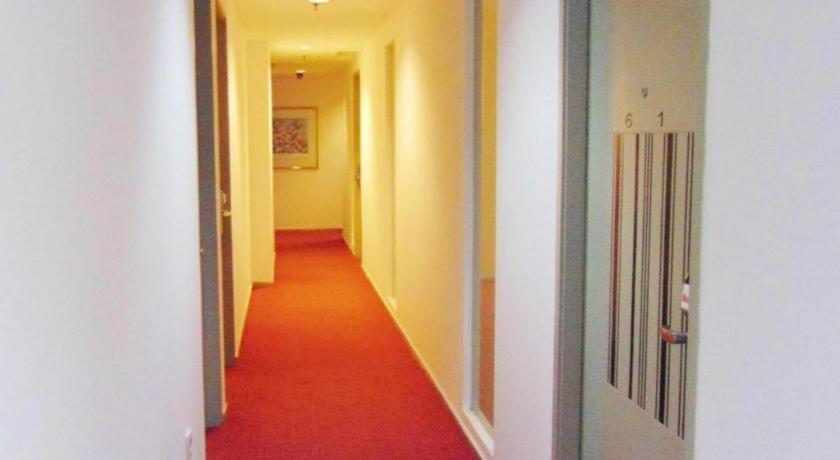 Smart Hotel Thamrin Джакарта Екстер'єр фото